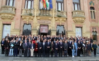 Foto de familia tras el acto de toma de posesin