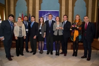 Los finalistas con el rector ( en el centro) y otras autoridades acadmicas