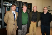 El vicerrector de Poltica Cientfica, Enrique Aguilar (el segundo por la izda.) con los integrantes del jurado Rafael Beltrn, Agustn Zapata y Miguel A. Losada.