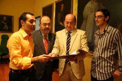 Ray Loriga, Santiago Ausern y Jess Ordovs, entre otros, analizan en la UCO la relacin entre la literatura y la msica contemporneas