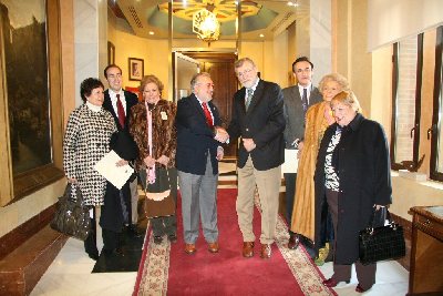 Convenio de colaboracin entre la Universidad de Crdoba y la Asociacin de Alumnos y exalumnos de la Ctedra Intergeneracional ' Francisco Santisteban'