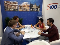 Nuria Magaldi y Carlos Garca en la feria EAIE 2017