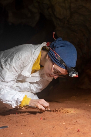 María Medina in the Navarro Cave (Malaga)